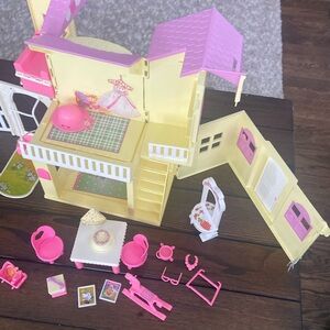 RARE Vintage Barbie Kelly Pop Up Yellow Playhouse w Accessories!
1998 Mattel